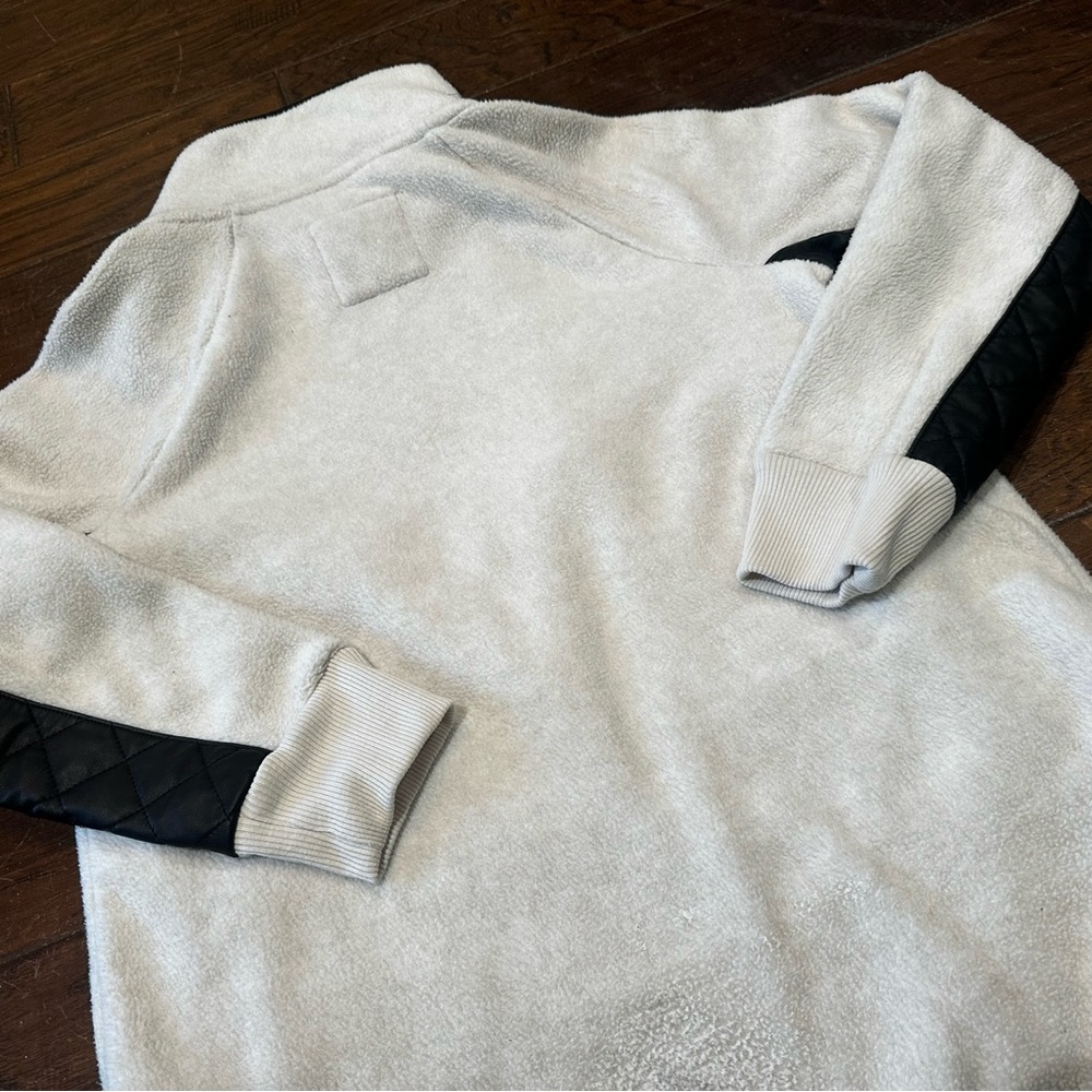 Abercrombie & Fitch Black and Cream Snap Pullover - Picture 5 of 5